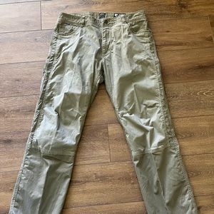 Mens Kuhl brand pants, size 38x32